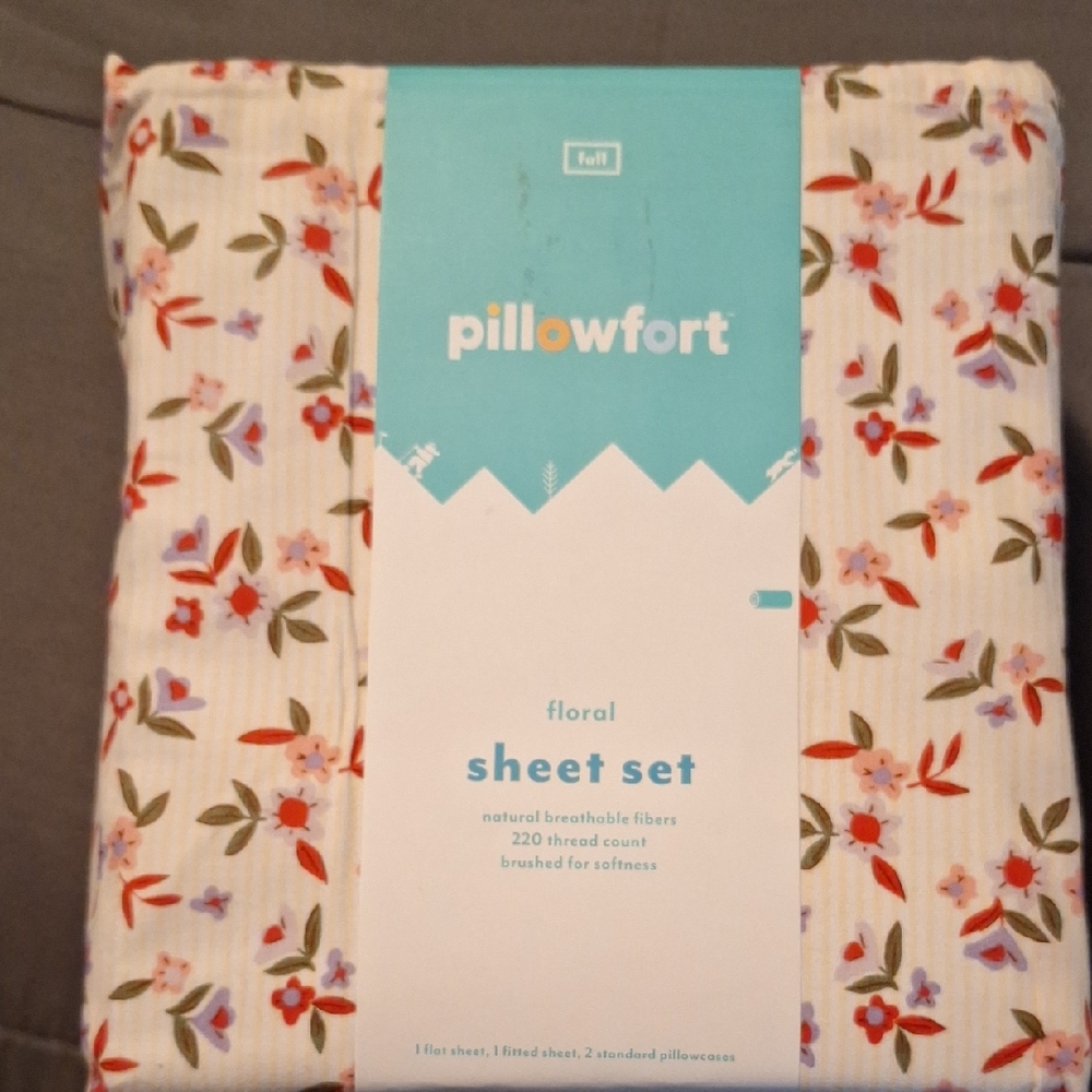 Pillowfort Floral Sheet Set - Cream with Red & Green Accents